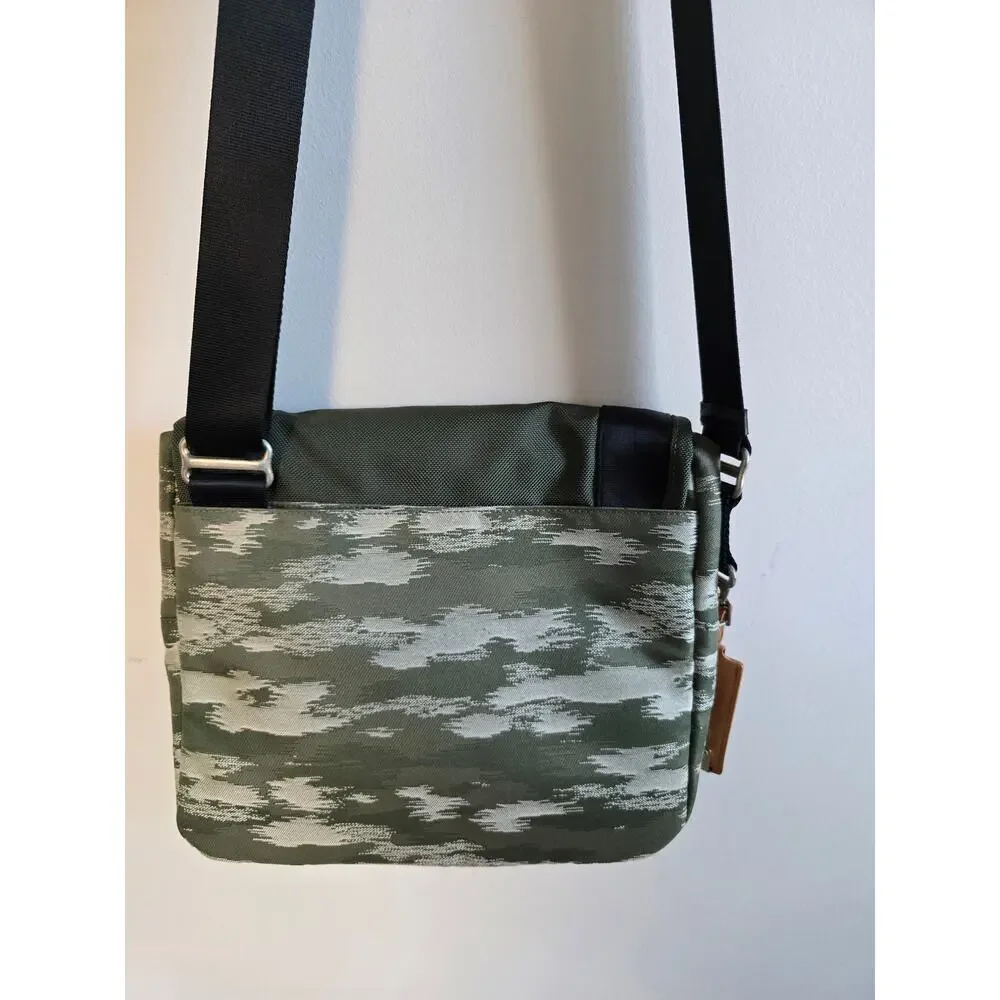 Tumi crossbody bag - Excellent condition
